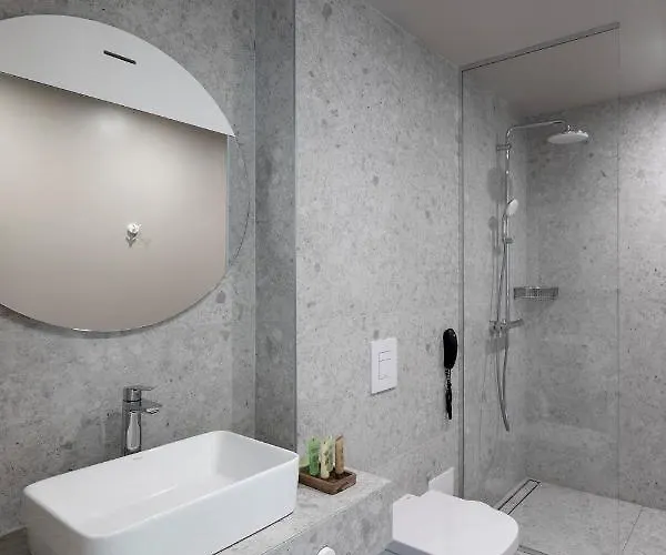 فندق Umani - Free - Free Parking 4*