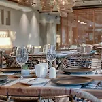 Umani - Free - Free Parking 4* غولدن ساندز