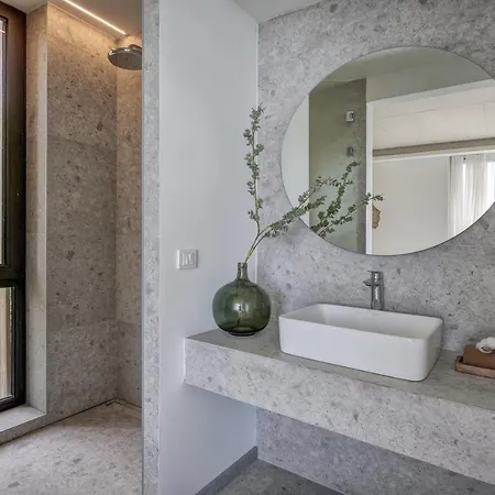 Umani - Free - Free Parking 호텔 4*